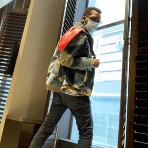 Meet your Posher, Ronald